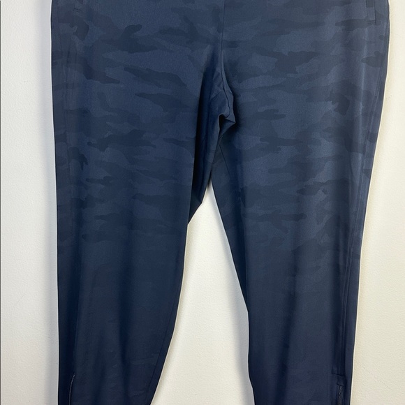 FA23 Athleta Brooklyn Heights Joggers Dress Blue Camo Travel Athleisure Pant 12 - Picture 4 of 16